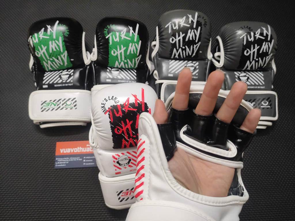 gang tay mma sparring hang 3n mau den 1