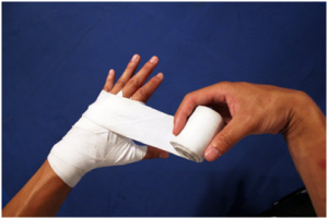 Read more about the article Cách quấn tay boxing đúng chuẩn để bảo vệ đôi tay khi tập luyện