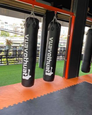 Vỏ bao cát dây xích 1m8 – Boxing Punching Bag