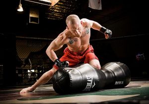 Read more about the article Sự khác nhau giữa bao cát Boxing và bao cát MMA