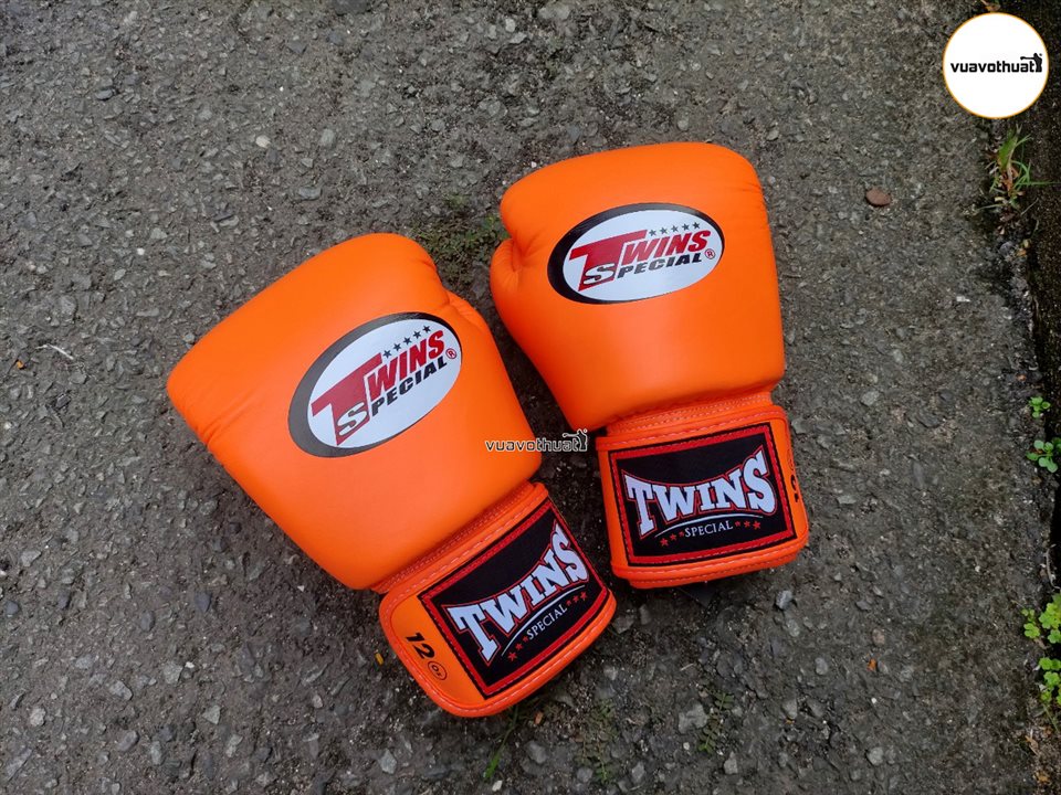G NG TAY TWINS BGVL3 VELCRO BOXING GLOVES CAM Vua V Thu t VN