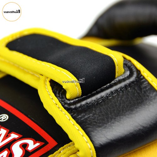 Đích đá Twins Deluxe Curved Leather Kickpad KPL10 | Đen Vàng